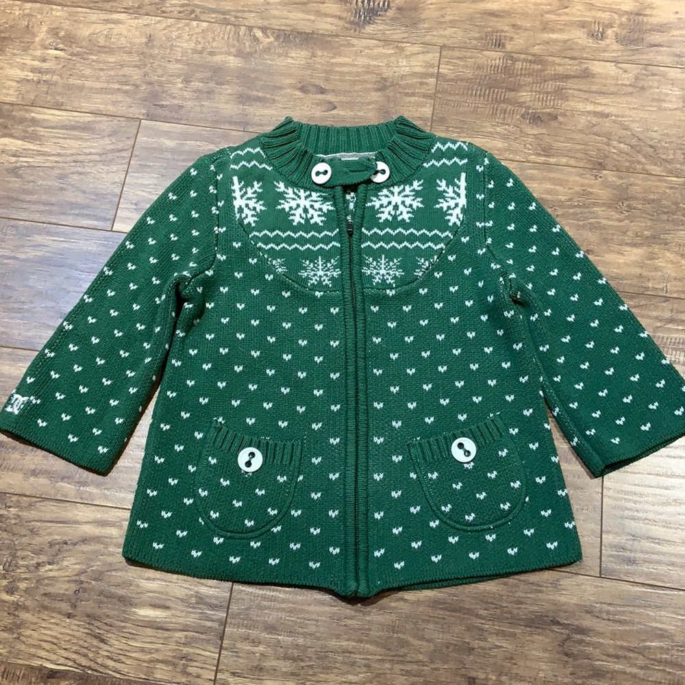 DC Green and white Christmas sweater
